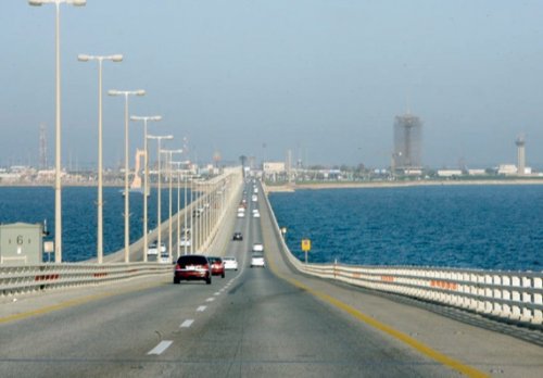 اعتبارًا من اليوم.. لن يُسمح لأي سيارة عبور جسر الملك فهد إلا بعد تنفيذ هذه الشروط الجديدة