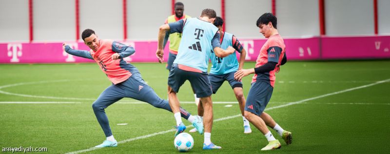 البايرن يستعيد موسيالا وأوباميكانو