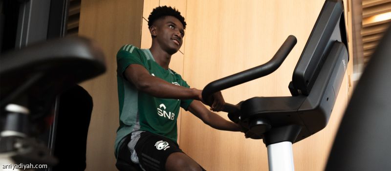 الأخضر يجهز الشنقيطي وآل سعد.. ويغلق التدريبات