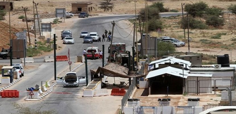 الاحتلال يشدد إجراءاته العسكرية على حاجز الحمرا فى الأغوار الشمالية