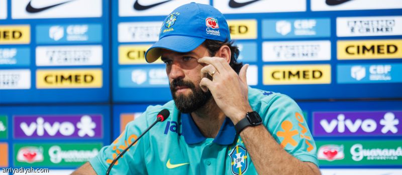 بيكر يتوقع استمراره مع ليفربول