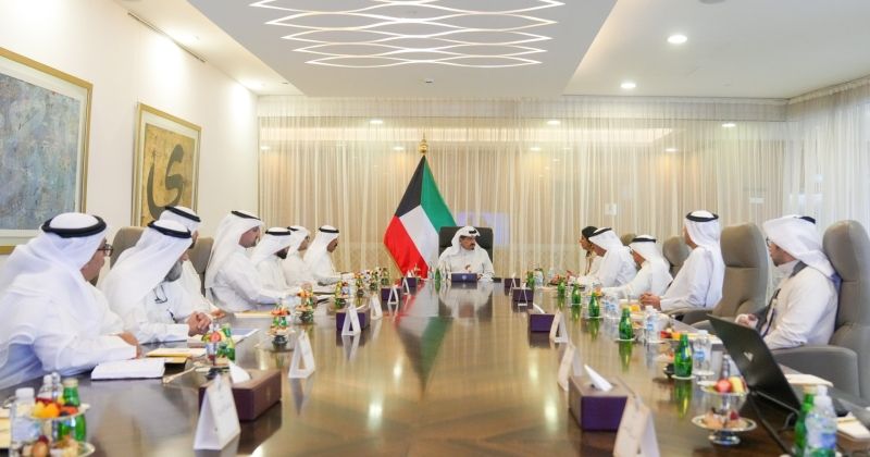 رئيس الوزراء يترأس اجتماعاً للجنة متابعة توفير خدمات المشروعات الإسكانية