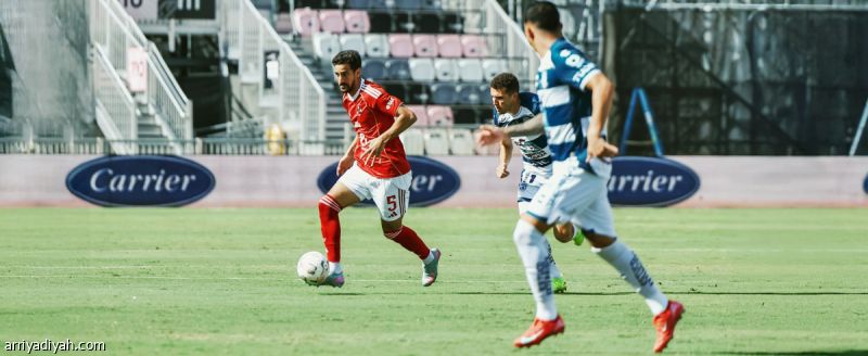 باتشوكا يسقط الأهلي قبل الهلال