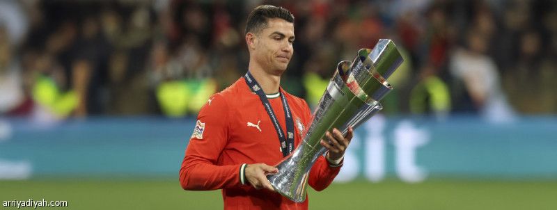 حاسما الجدل.. espn: رونالدو يجدد مع النصر