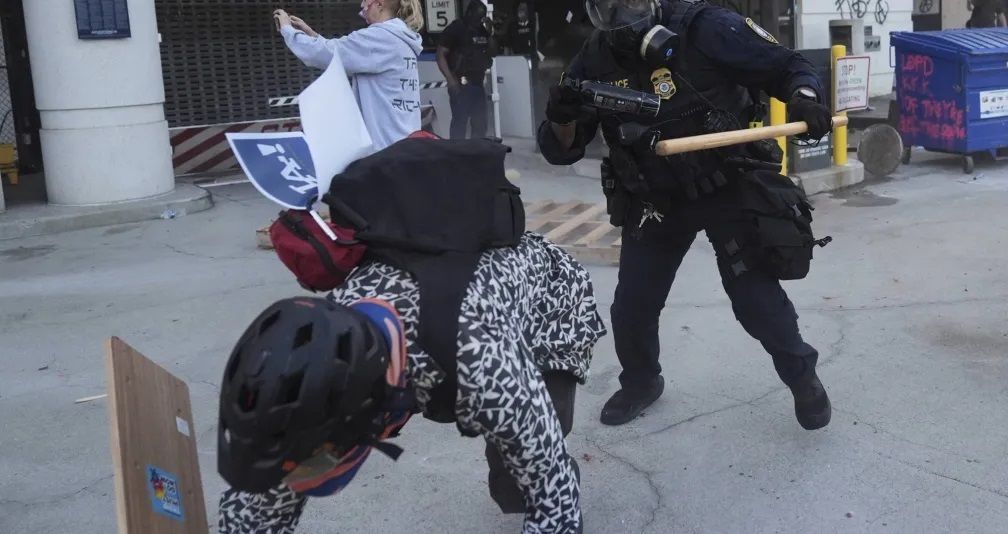 لليوم الرابع .. الاحتجاجات تتصاعد في لوس أنجلوس ضد إجراءات ترامب