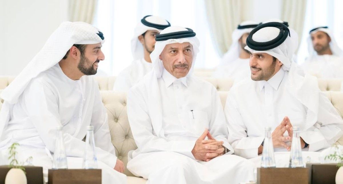 رئيس الدولة يبحث مع رئيس الوزراء القطري العلاقات الأخوية