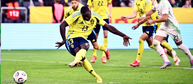 برباعية.. السويد تسقط «محاربي الصحراء»