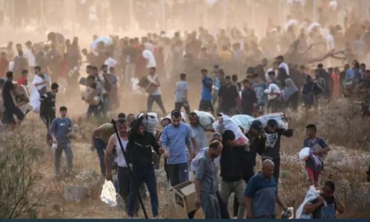 أكثر من 18شهيدا وعشرات الإصابات برصاص الاحتلال قرب مركز للمساعدات وسط غزة