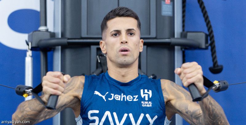 كانسيلو: يصعب إيقاف مبابي وفينيسوس.. ونريد تحقيق الحلم