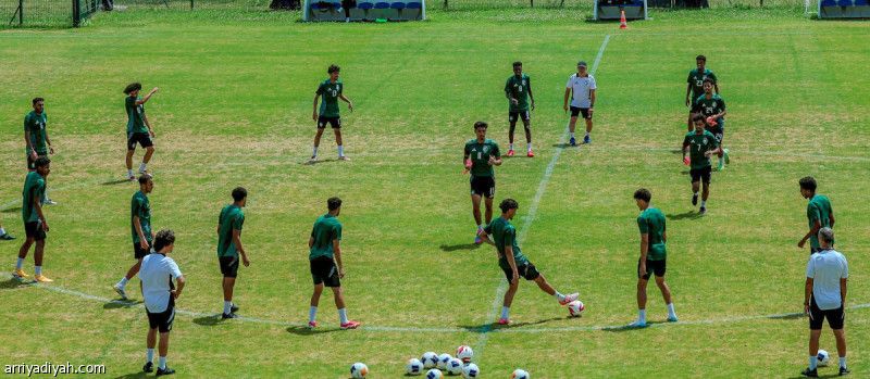 الأولمبي.. دي بياجو يرسم تكتيك الدنمارك