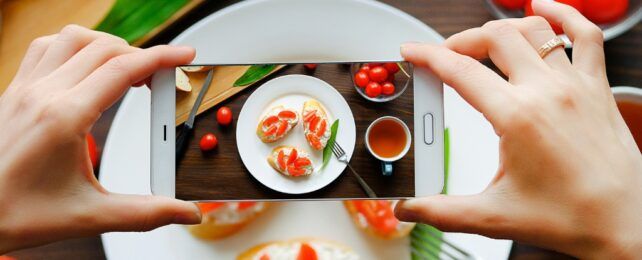 احذر مقاطع فيديوهات “ما أتناوله في اليوم” الشهيرة.. جوانب سلبية خطيرة