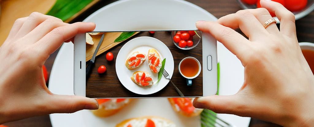 احذر مقاطع فيديوهات “ما أتناوله في اليوم” الشهيرة.. جوانب سلبية خطيرة