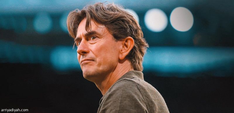 فرانك يقود «السبيرز» حتى 2028