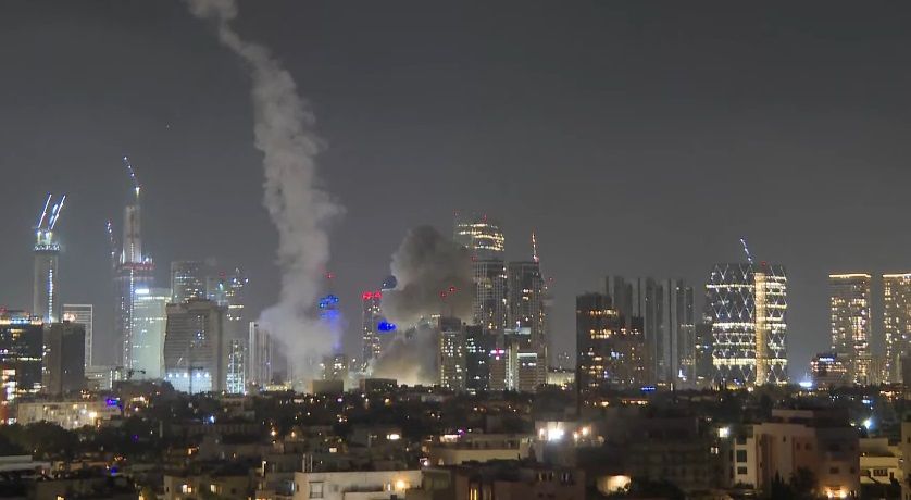 إصابة سبعة أشخاص جراء سقوط صواريخ إيرانية في تل أبيب