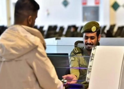 المملكة تغير قواعد اللعبة.. الجوزات السعودية تطلق تأشيرة عمل جديدة بدون كفيل وبحرية كاملة في اختيار الوظيفة