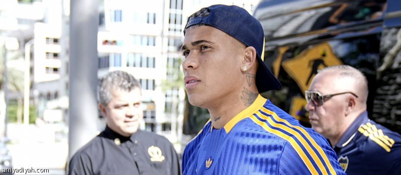 قبل الافتتاح.. كوستا يتجاوز السرقة وينال التأشيرة