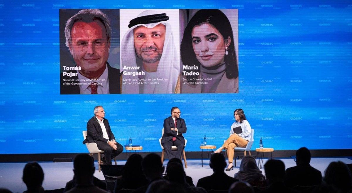 قرقاش: نجدد التأكيد على إدانة الإمارات للهجوم الإسرائيلي على إيران