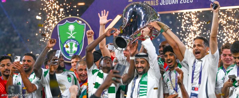الأهلي يتيح التصوير مع كأس النخبة بـ«رسوم مالية»