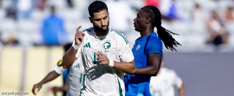 الشهري يسجل 12 جزائية ويهدر مع الهلال والرائد