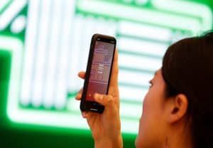 “التطبيقات الذكية” تعيد تشكيل تجربة الزائر في السعودية