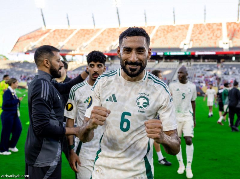 6 صقور يكررون مواجهة أمريكا