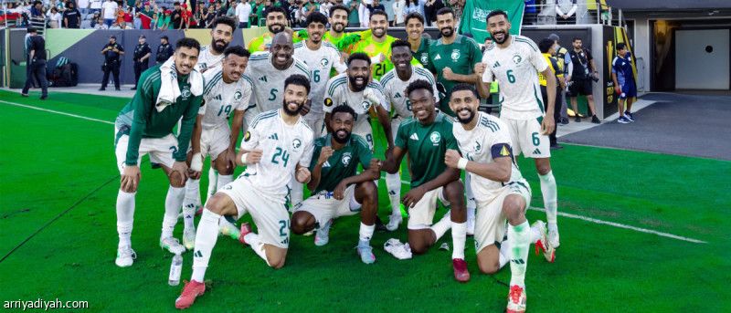 الأخضر يطير 3 ساعات قبل لقاء أمريكا