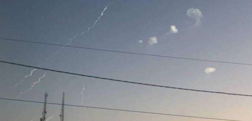 إطلاق صافرات الإنذار ورصد أجسام طائرة فى سماء الأردن