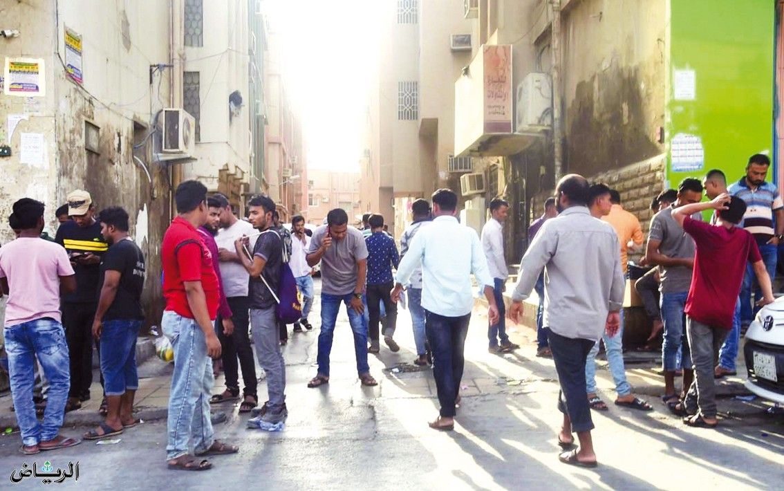 ابتدءاً من اليوم.. منع العمال والمقيمين في السعودية من السكن في أحياء الرياض!