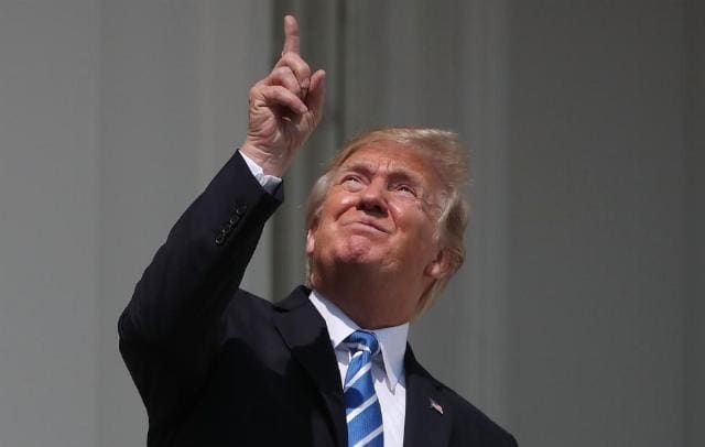 “ترامب موبايل”.. الرئيس الأمريكي يدخل سوق الهواتف الفترة المقبلة