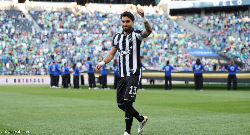 تيليس ضمن الخيارات.. النصر يبحث عن ظهير