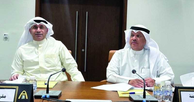 نصار بن مهيني وسعود الكندري في الاجتماع