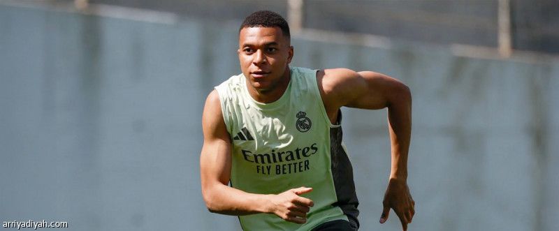 نقل مبابي إلى المستشفى