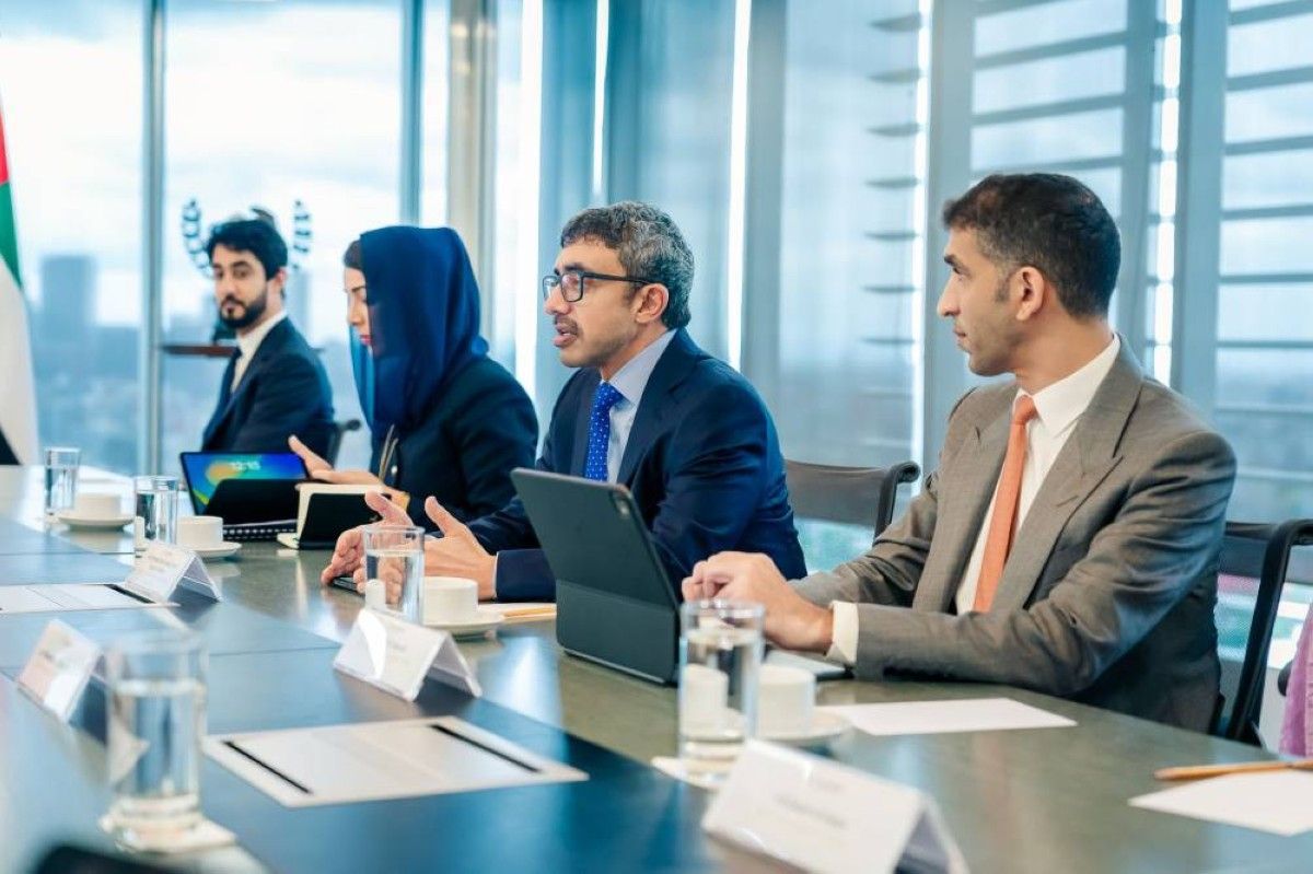 عبدالله بن زايد يلتقي وزير الاقتصاد المكسيكي