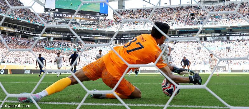 بونو.. رجل اللحظات الحاسمة بـ 15 تصديا من علامة الجزاء