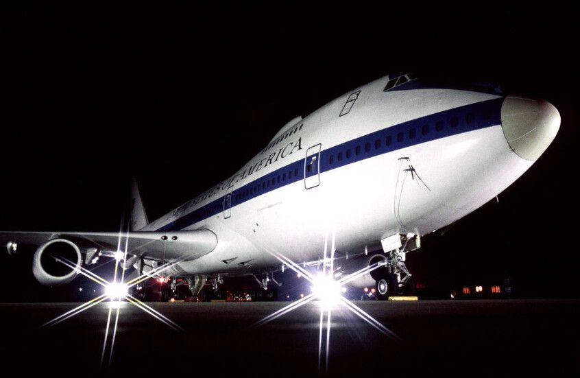 وصول “طائرة يوم القيامة” إلى واشنطن يثير تكهنات حول شن هجوم عسكري أمريكي على إيران