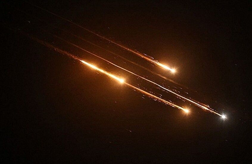 الجيش الإسرائيلي: إيران استخدمت صاروخا متعدد الرؤوس الحربية