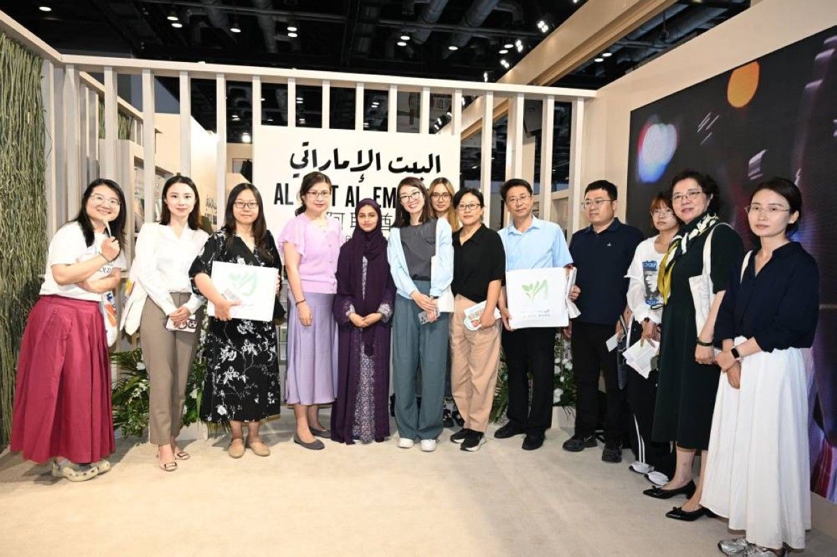 جناح الإمارات في معرض بكين للكتاب يشهد إقبالاً لافتاً