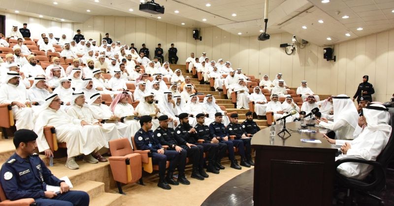 وزير الداخلية التقى مسؤولي الحسينيات: مدارس مؤمنة بأعلى معايير السلامة لإقامة الشعائر