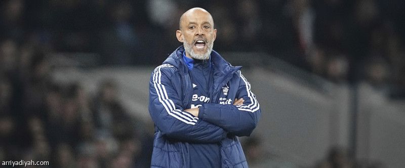 نوتنجهام يمدد عقد سانتو 3 أعوام