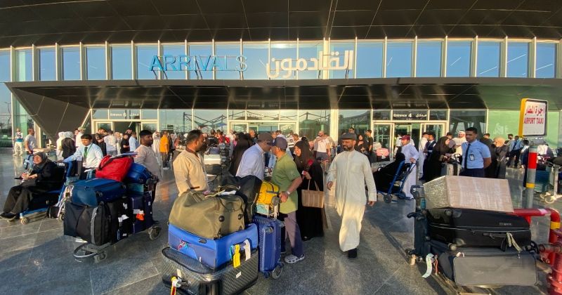 334 مواطناً عادوا.. في أولى رحلات الإجلاء من إيران