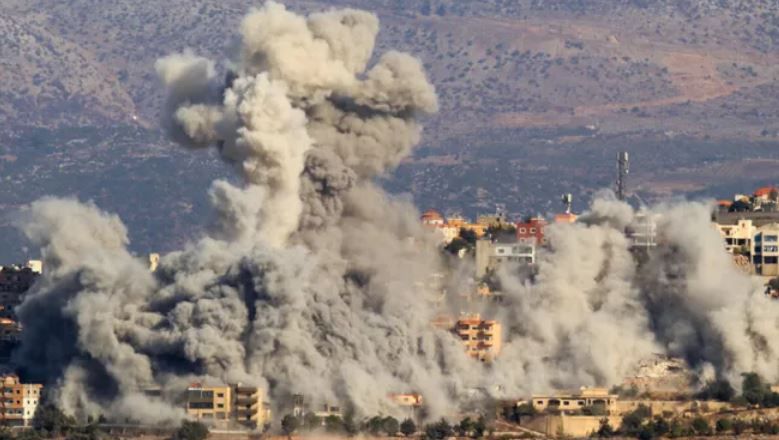 الإعلام العبري: إصابة 15 شخصا في موجة القصف الإيراني بينها حالات خطيرة