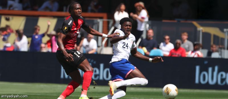 ترينيداد تتسلح بـ 5 وجوه مهاجرة أمام «الصقور»