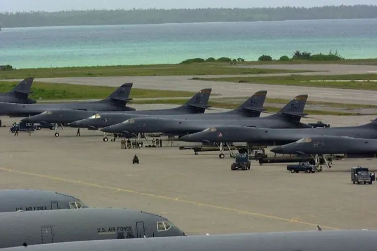 “سي إن إن”: قاذفات أمريكية من طراز “بي – 2” غادرت قاعدة وايتمان في أوكلاهوما