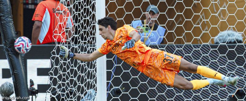 بونو.. منقذ الهلال ومصدر الأمان