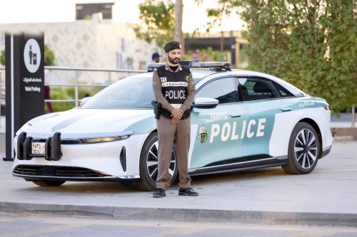 المرور السعودي يحذر: هذه الطريقة في الانتظار أصبحت مخالفة وعقوباتها تصل إلى حجز المركبة فوراً