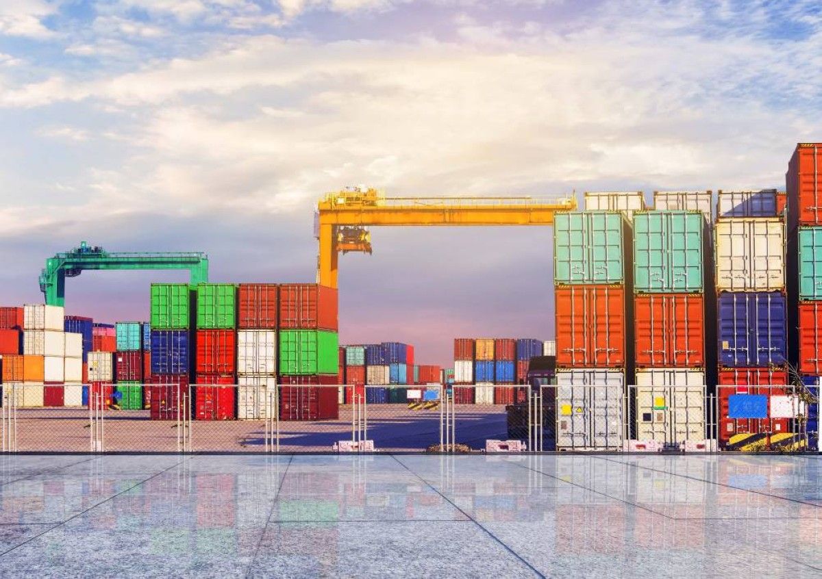 تعزيز التعاون بين وزارة الاقتصاد والسياحة و«التجارة والصناعة» العمانية