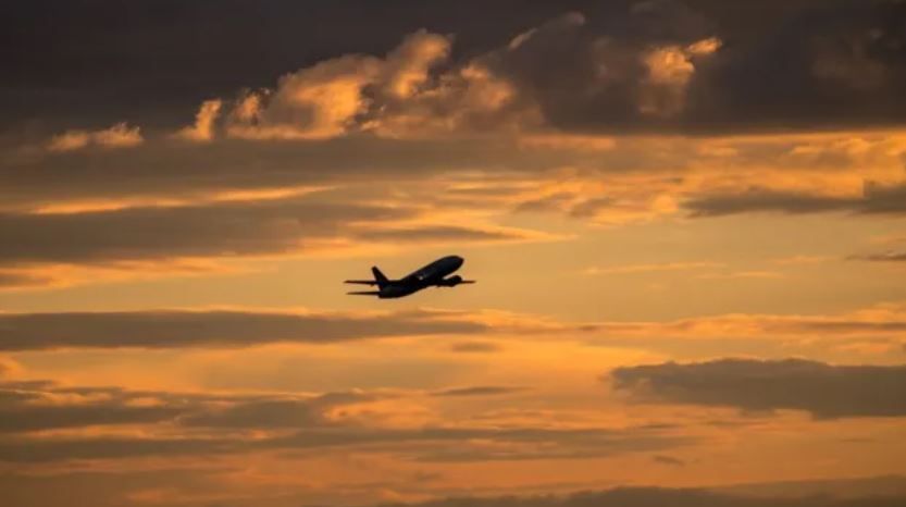 إيران.. فتح المجال الجوي أمام الرحلات الدولية بشرط “إذن مسبق”