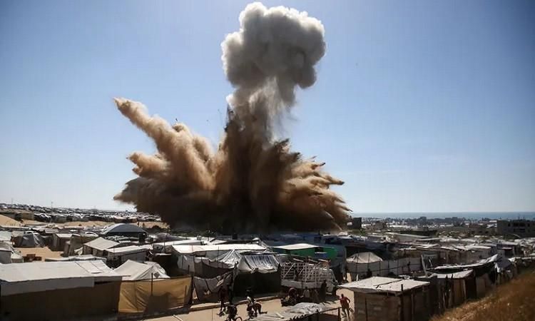 استشهاد16فلسطينيا وإصابة آخرين في قصف الاحتلال الإسرائيلي أنحاء متفرقة بغزة