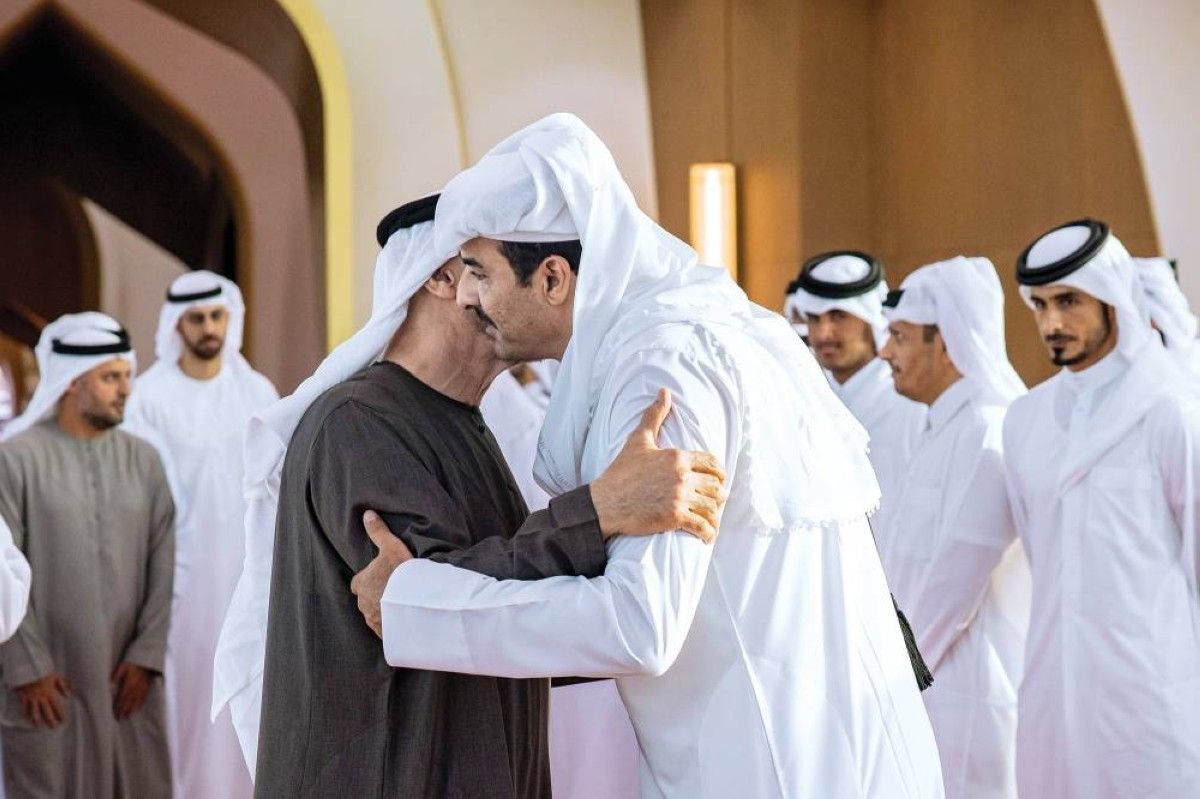 رئيس الدولة وأمير قطر: الحوار والحلول الدبلوماسية السبيل الوحيد لتجاوز أزمات المنطقة والعالم