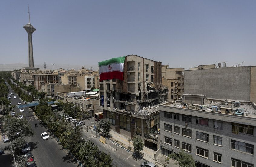 “فارس”: إسرائيل ربما تكون قد استخدمت ذخائر اليورانيوم المنضب في ضرباتها لبعض الأهداف في إيران